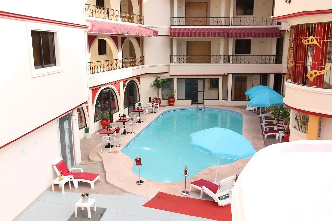 Hotel Luxe Confort Port-au-Prince 4*,